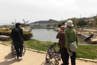 田井みなと公園でピクニック 岡山市南区浜野 西市の小規模デイサービス 茶話本舗デイサービスれもん ケアフィットサービス デイサービス凜 れもんブログ